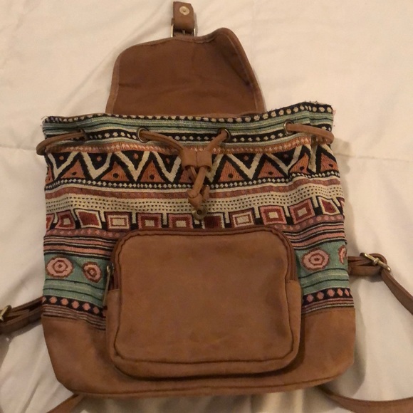 Backpack - Picture 3 of 6